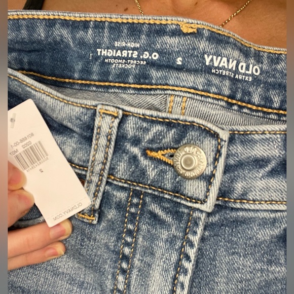 Old Navy Straight leg High Rise Jeans NEVER WORN - Picture 6 of 6